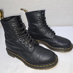 Dr. Martens Women's 1460W Eight-Eye Lace Up Boot Combat, Black Nappa US Size 7